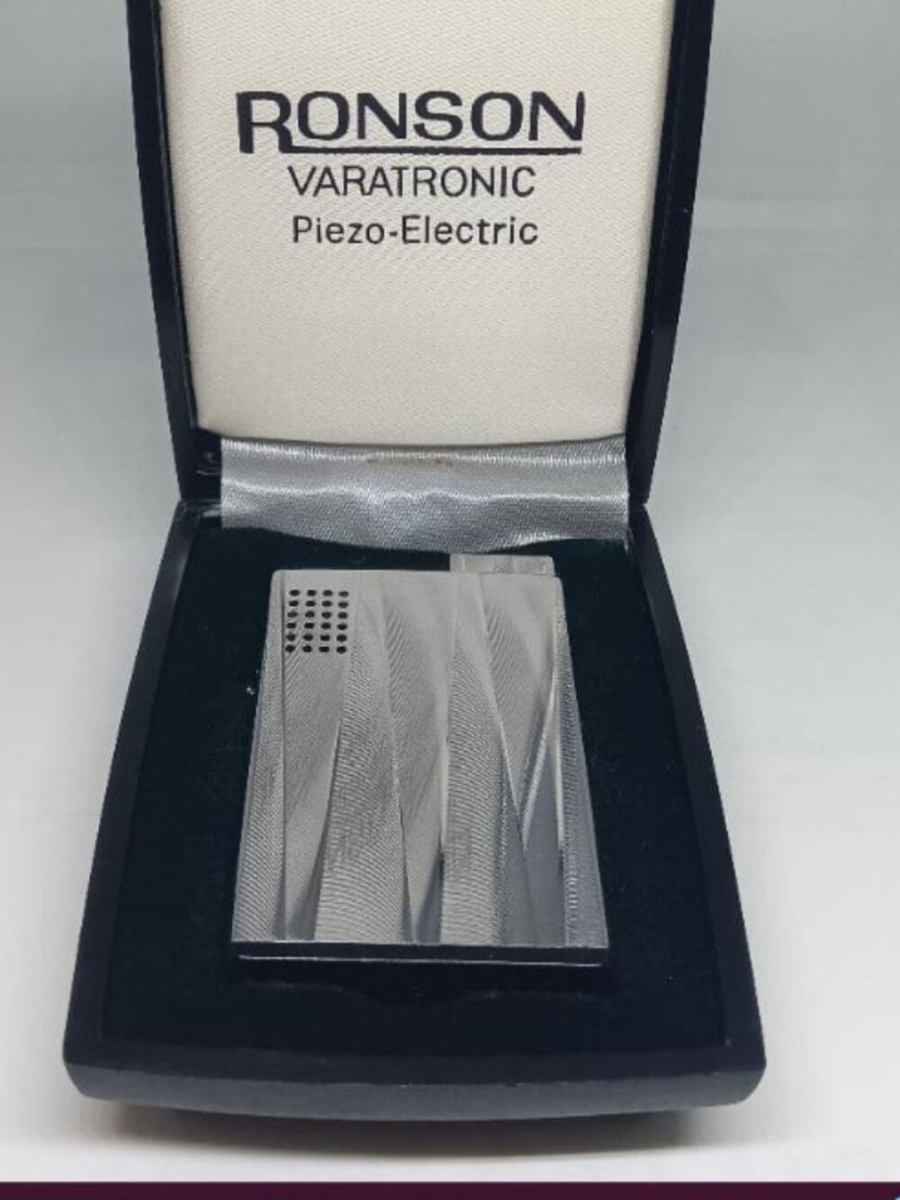 Ronson Varatronic Piezo Electric Lighter